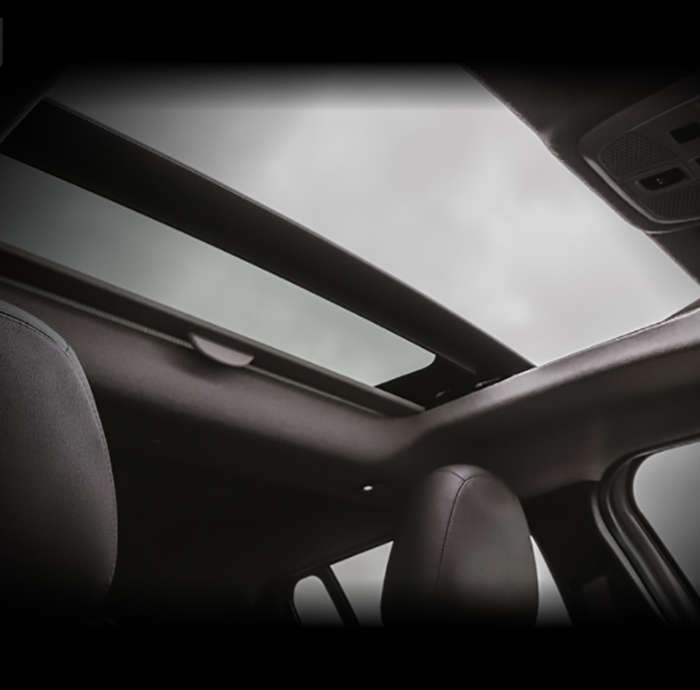 Jeep Avenger, панорамний дах з салону