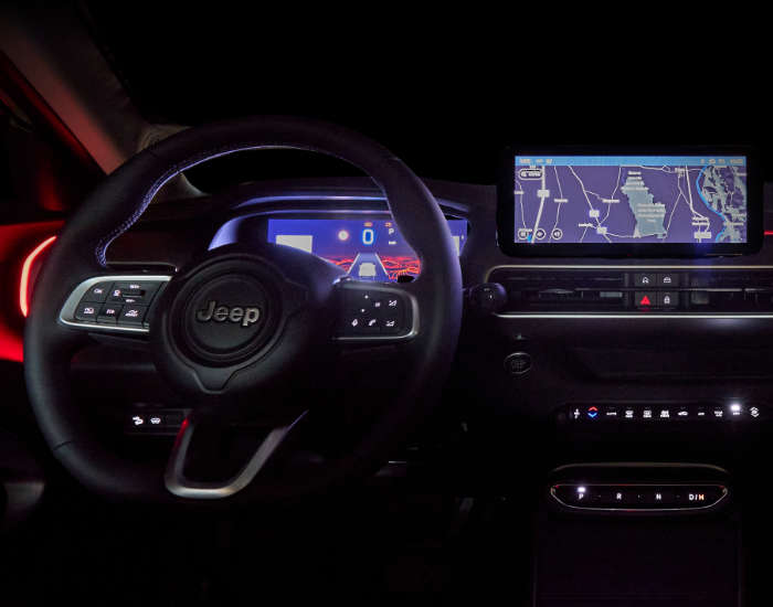 Jeep Avenger, цифрова панель приладів й інформаційно-розважальна система Uconnect