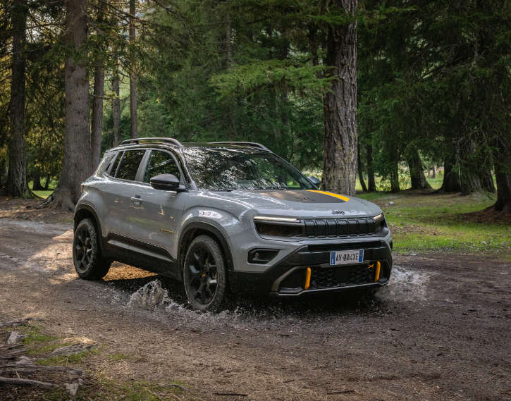 Jeep Avenger 4xe The North Face, вигляд спереду